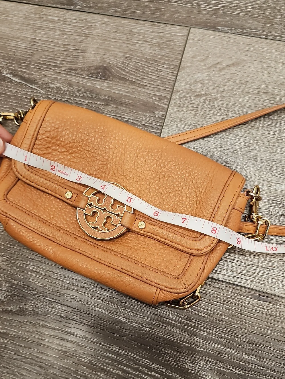 TORY BURCH Tan Leather Crossbody Bag Gold Logo Amanda Mini Chain Strap Purse